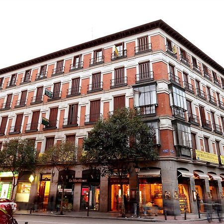 Hostal Sil & Serranos Madrid Bagian luar foto